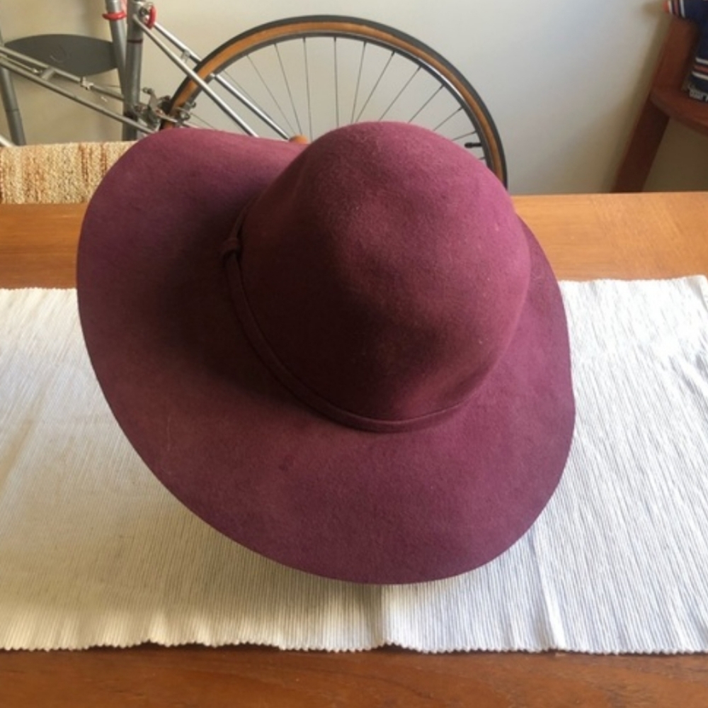 APT.9 Burgundy Wool Felt Hat 🤠